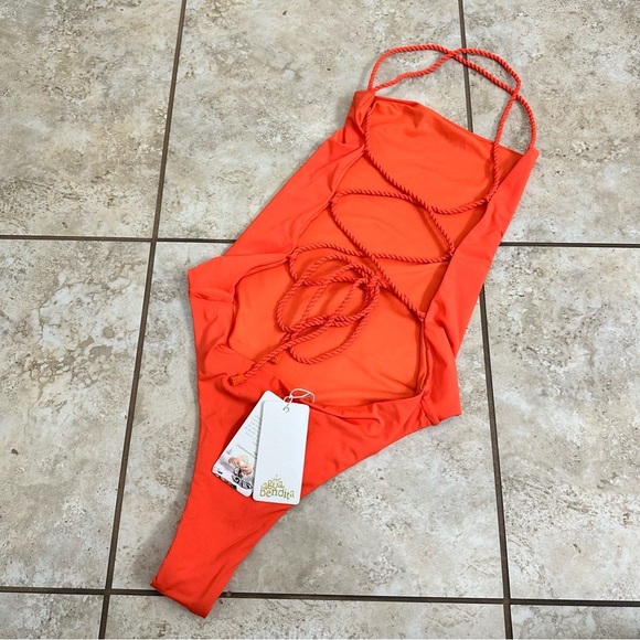 New Agua Bendita Kali Solid One-Piece Swimsuit size M - Picture 6 of 13